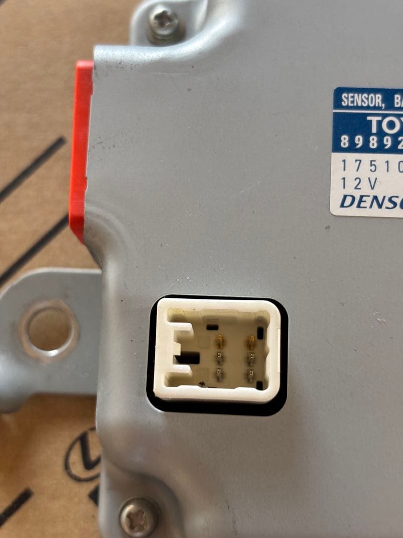 トヨタ ノア80 ハイブリッド ボルテージセンサー 89892-12010