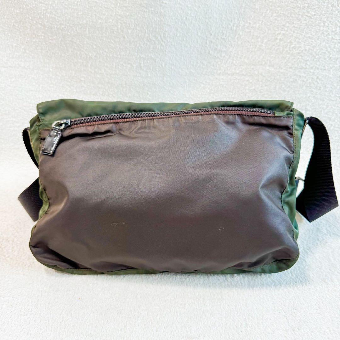 美品 PRADA プラダ ショルダーバッグ メッセンジャーバッグ 三角プレート