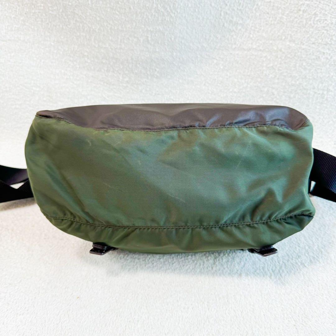 美品 PRADA プラダ ショルダーバッグ メッセンジャーバッグ 三角プレート