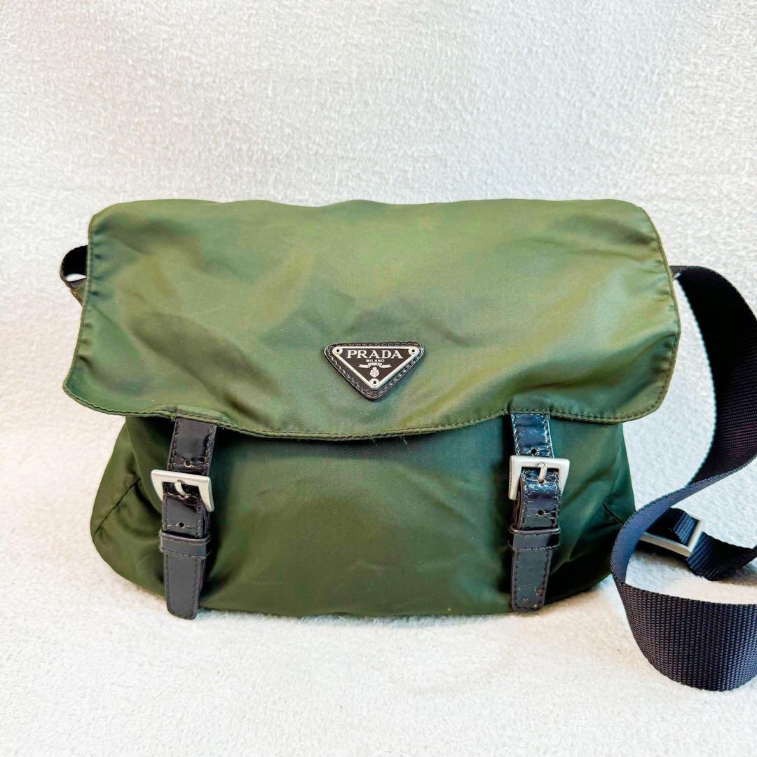 美品 PRADA プラダ ショルダーバッグ メッセンジャーバッグ 三角プレート