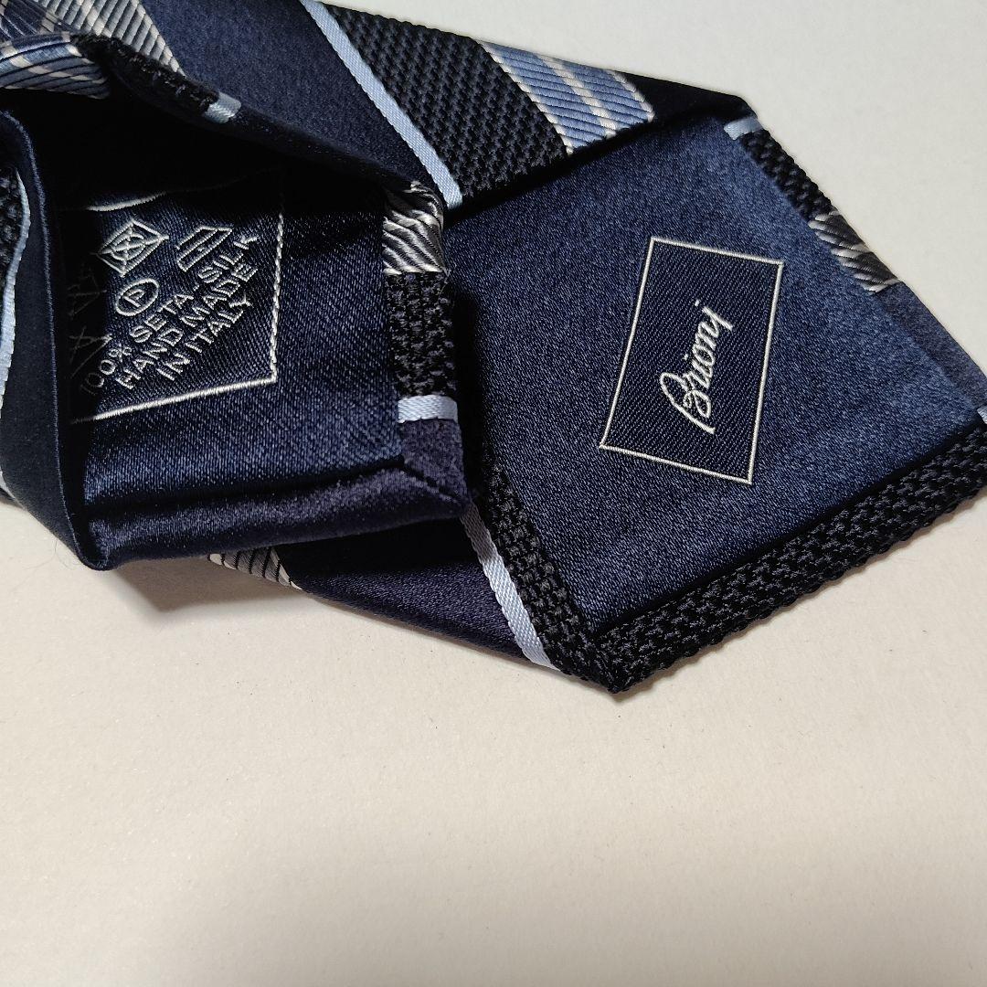 Brioni ネイビー 　レジメンタルネクタイ　オシャレ　8センチ