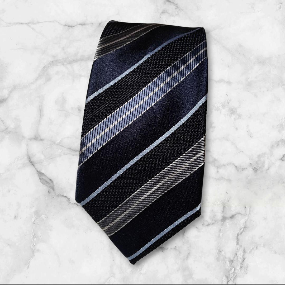 Brioni ネイビー 　レジメンタルネクタイ　オシャレ　8センチ