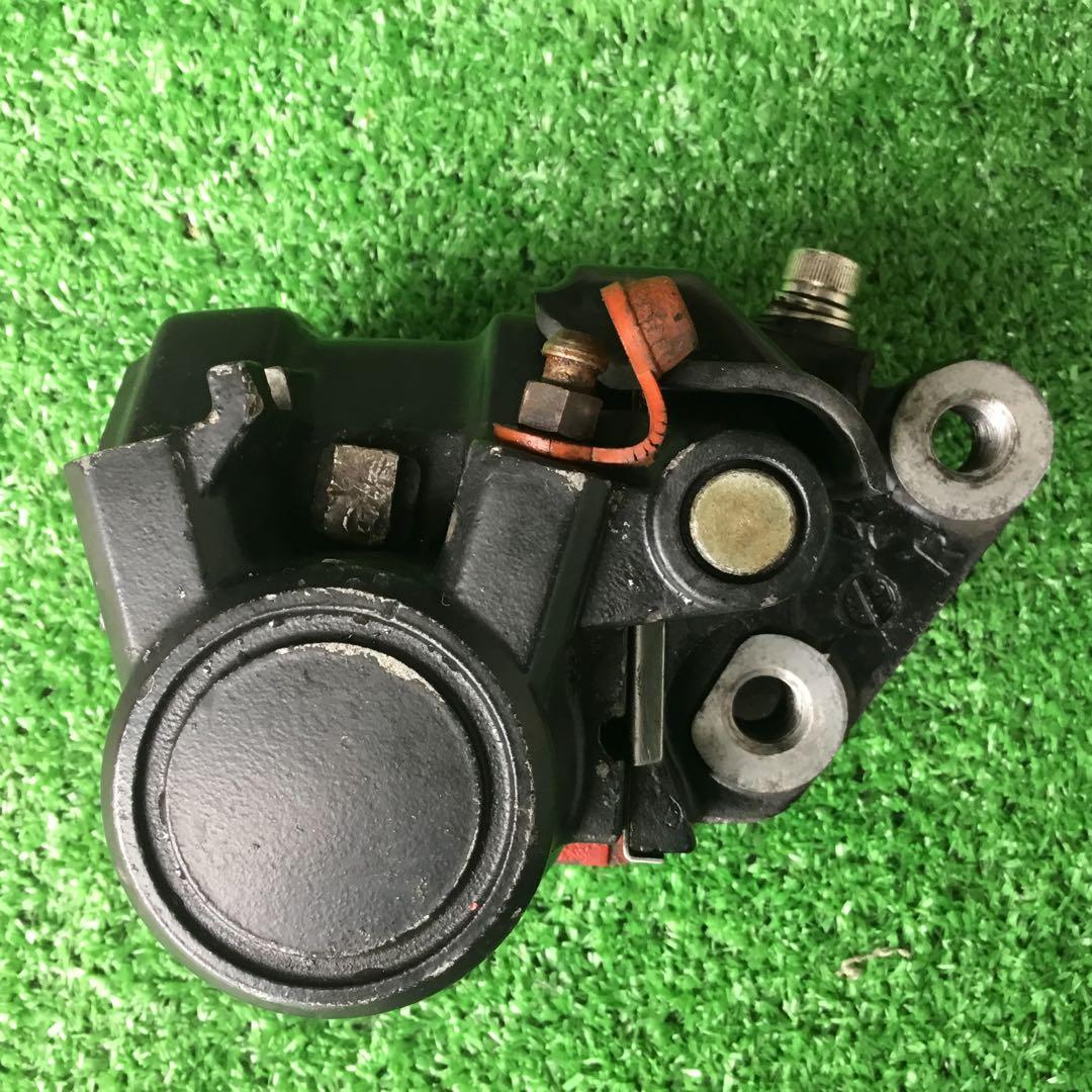 ヤマハ　RZ250 350 純正ブレーキキャリパー ブラック 赤パッド