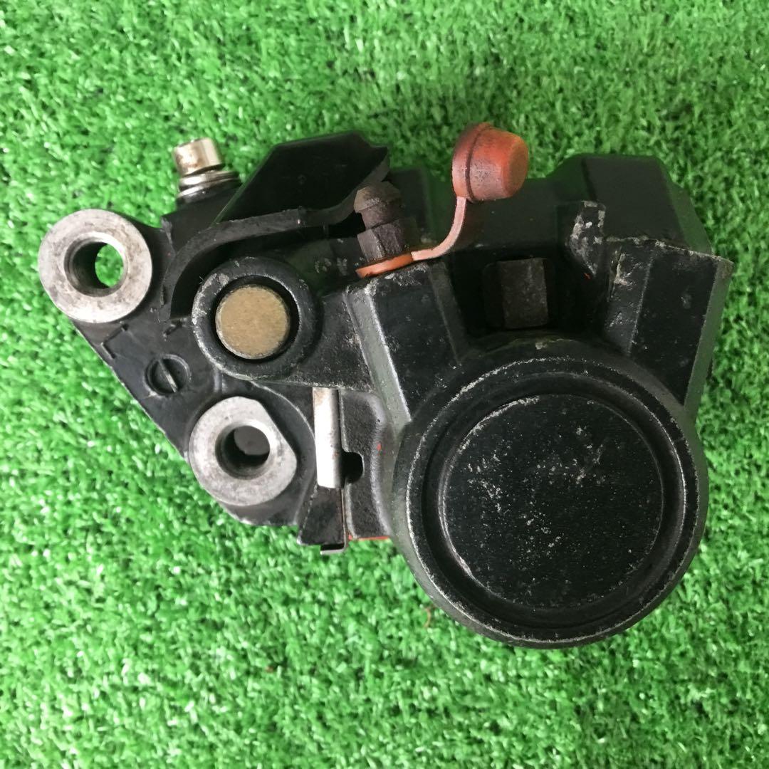 ヤマハ　RZ250 350 純正ブレーキキャリパー ブラック 赤パッド