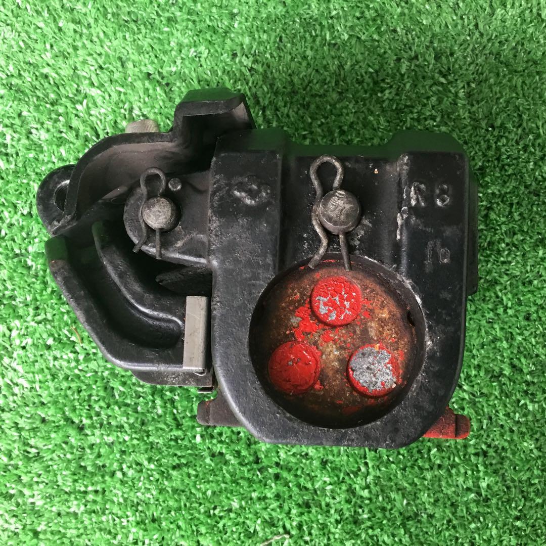 ヤマハ　RZ250 350 純正ブレーキキャリパー ブラック 赤パッド