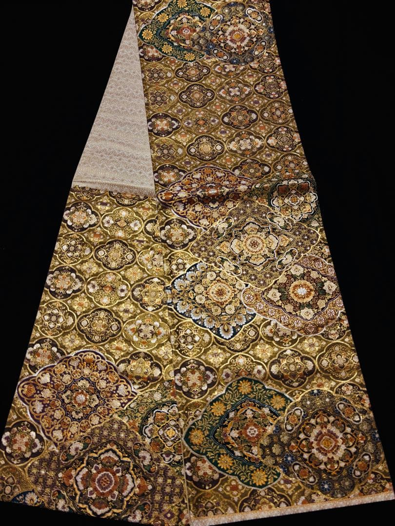 【未使用品】精微伽羅織 壱千八百口織 宝相華 金色　袋帯 六通