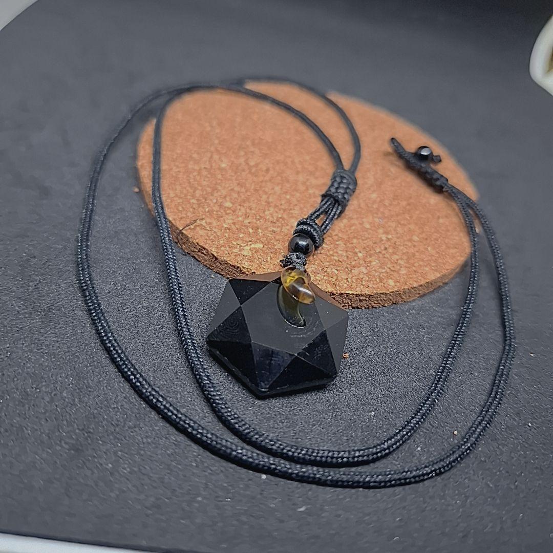 【セール】六芒星 モリオン 勾玉 スモーキークォーツ ペンダント 魔除 天然石