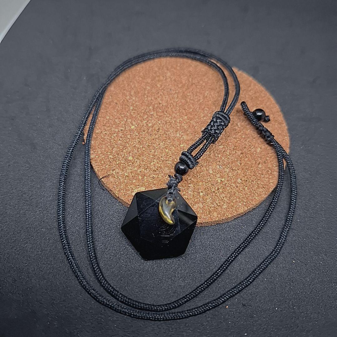 【セール】六芒星 モリオン 勾玉 スモーキークォーツ ペンダント 魔除 天然石