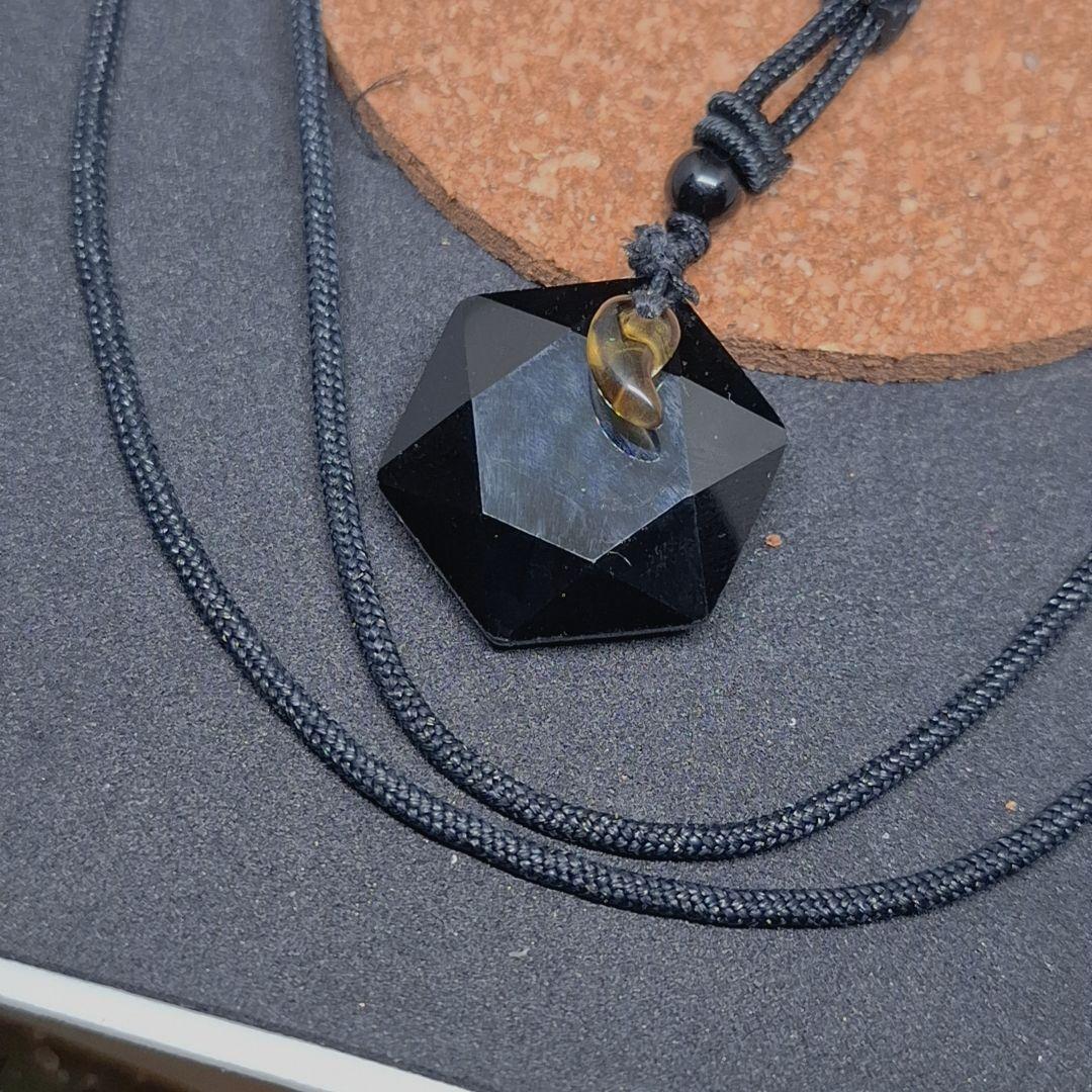 【セール】六芒星 モリオン 勾玉 スモーキークォーツ ペンダント 魔除 天然石