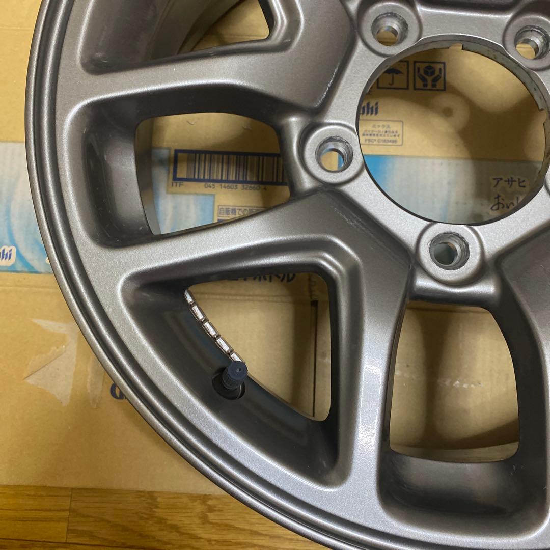 純正アルミホイール　１６インチ　 ４年間使用　１本　③