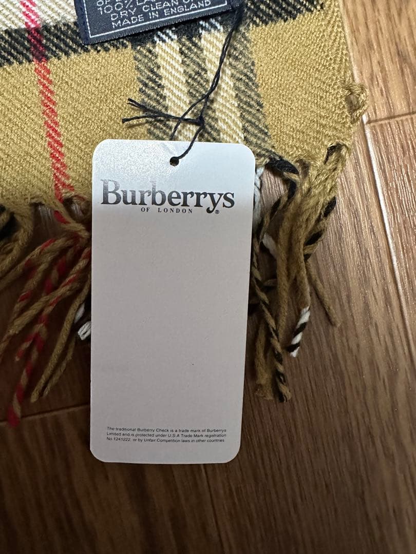 Burberryマフラー　新品　未使用　イングランド製　ベージュ　タグ付き