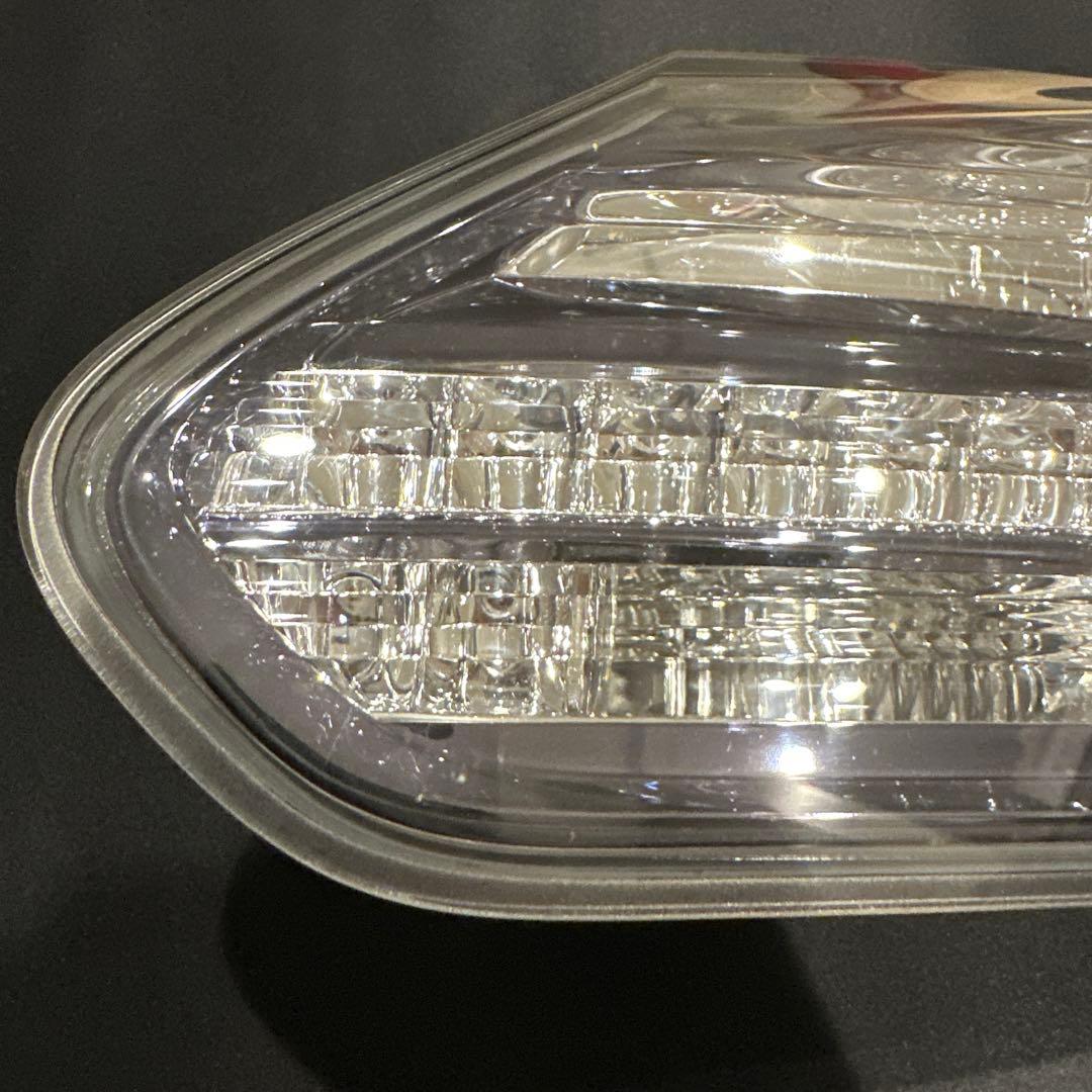 点灯ok HS250h[前期]右フィニッシャー ブレーキランプ　75-9R