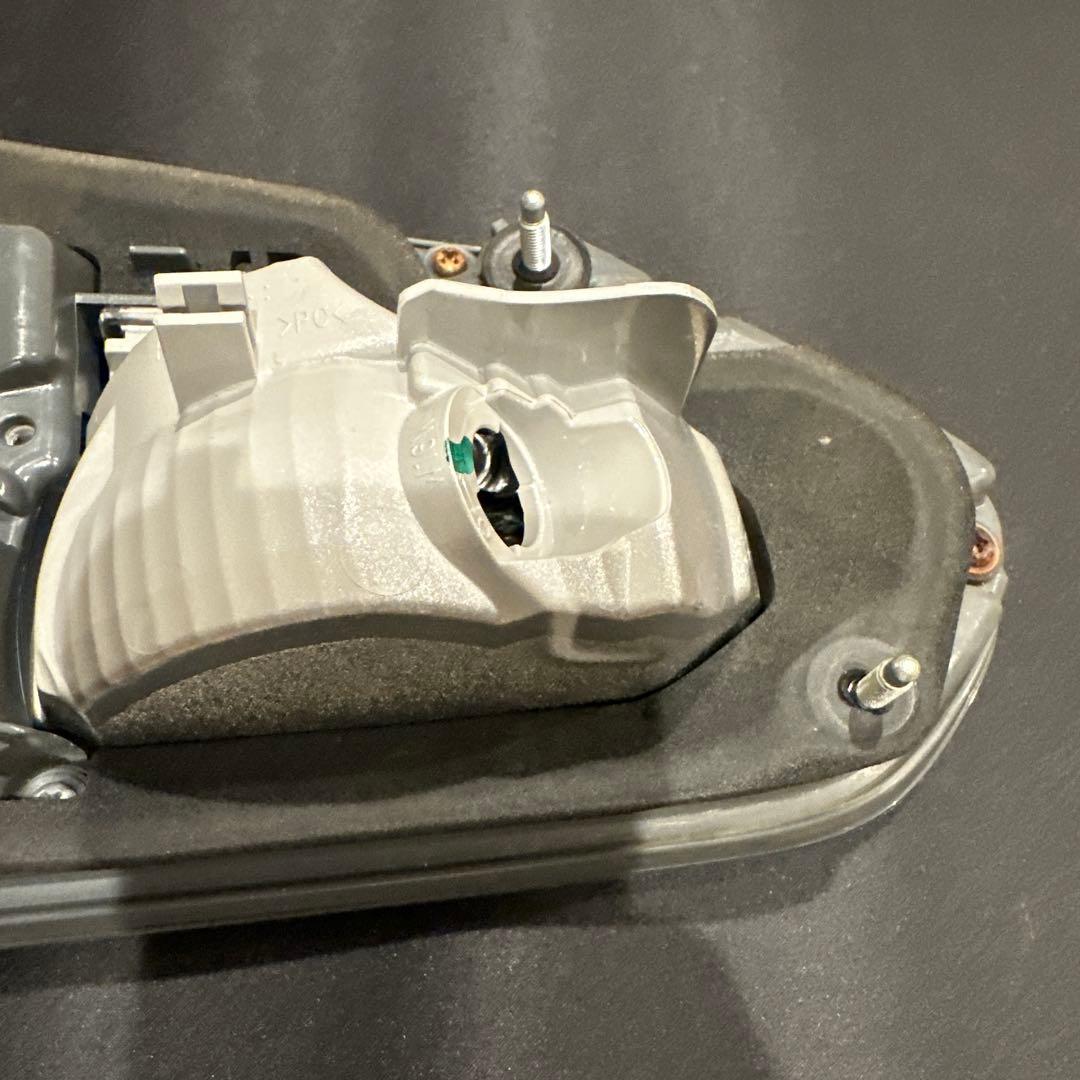 点灯ok HS250h[前期]右フィニッシャー ブレーキランプ　75-9R