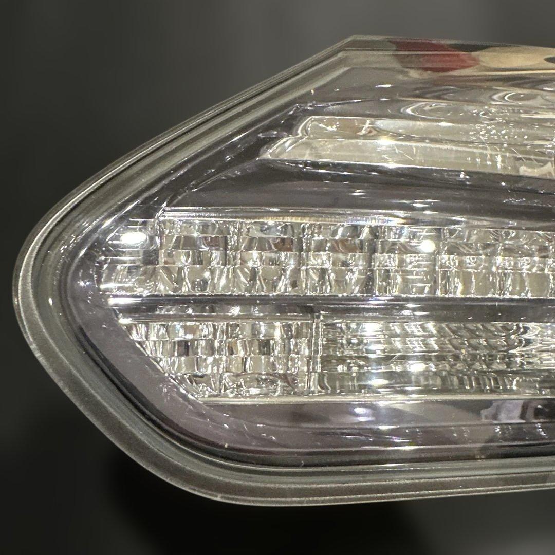 点灯ok HS250h[前期]右フィニッシャー ブレーキランプ　75-9R