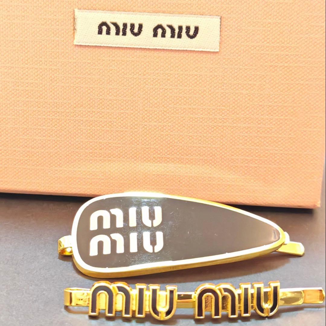 Miu Miu ロゴ入りヘアピン2点セット　美品