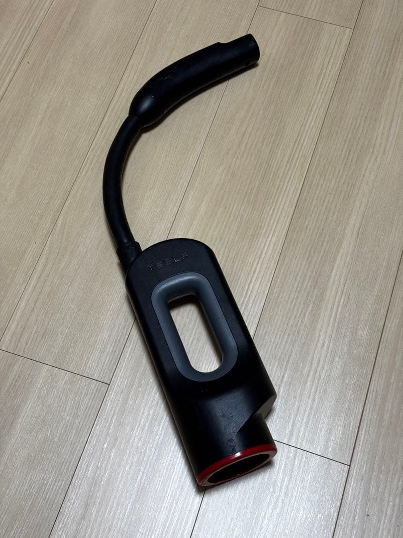 テスラ チャデモアダプター CHAdeMO