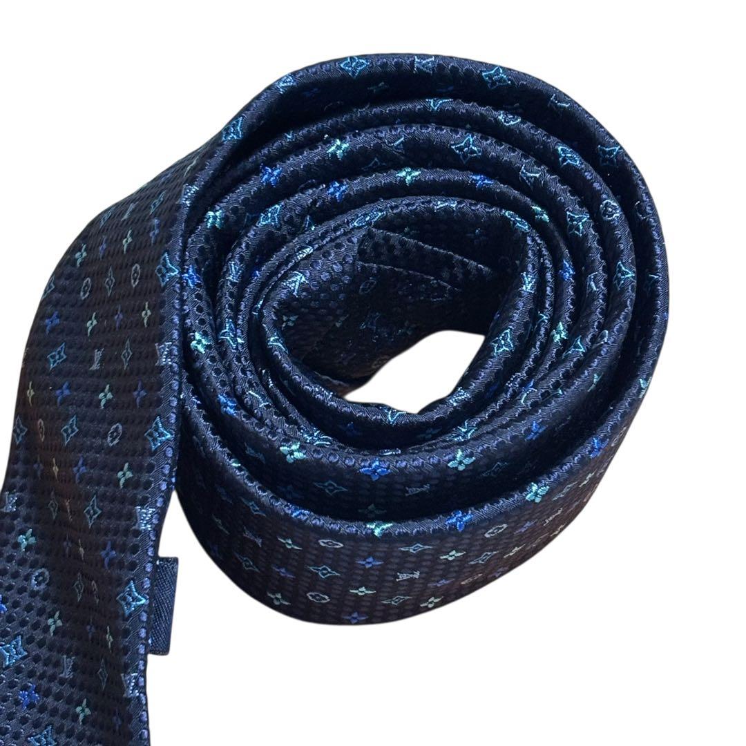 【未使用に近い】ルイヴィトン　LV ネクタイ　箱付き　ロゴ　ブルー