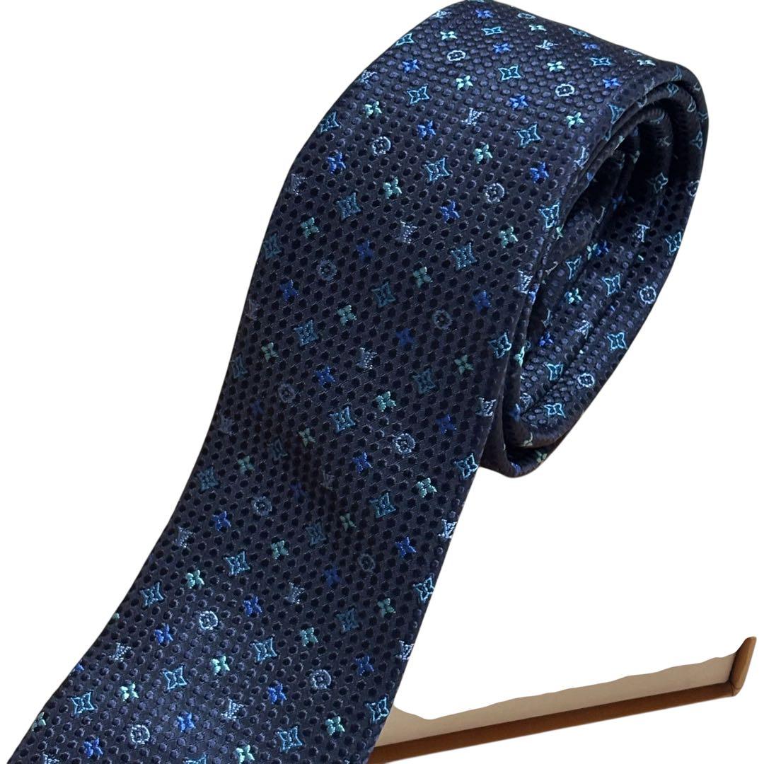 【未使用に近い】ルイヴィトン　LV ネクタイ　箱付き　ロゴ　ブルー
