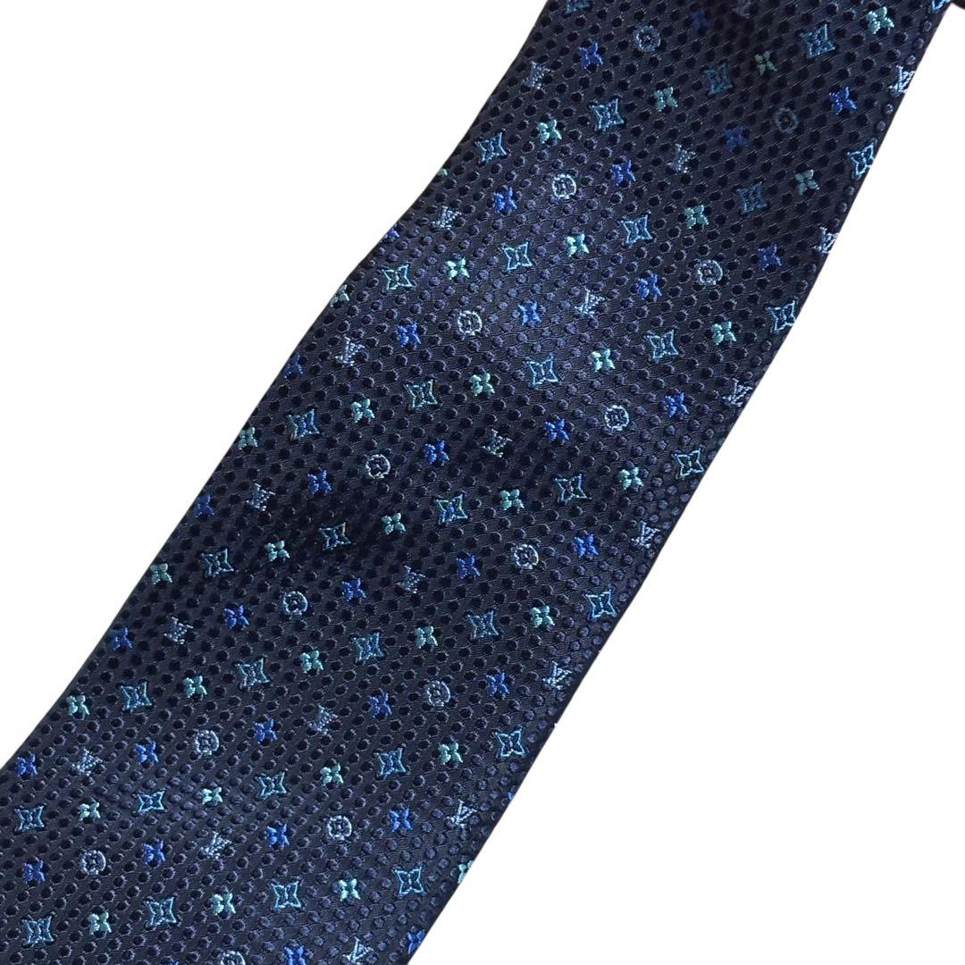 【未使用に近い】ルイヴィトン　LV ネクタイ　箱付き　ロゴ　ブルー