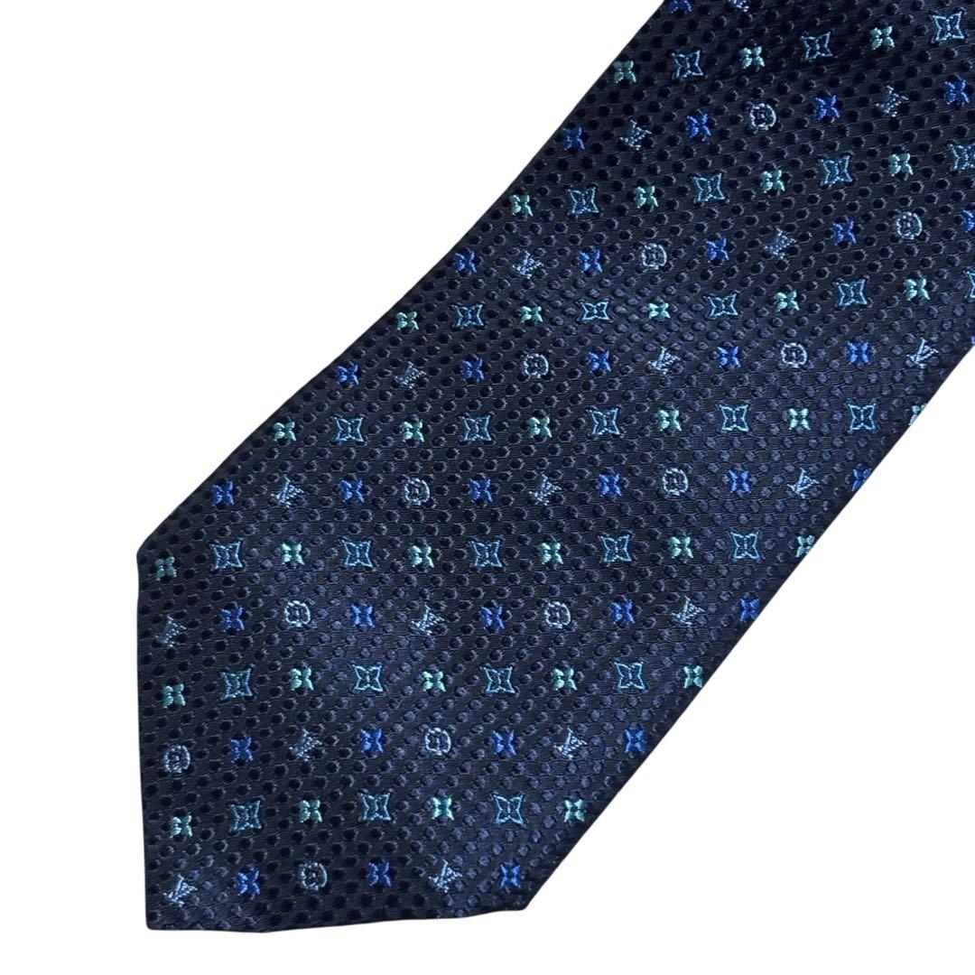 【未使用に近い】ルイヴィトン　LV ネクタイ　箱付き　ロゴ　ブルー