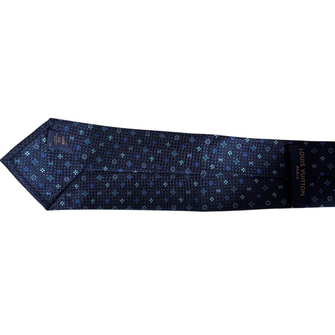 【未使用に近い】ルイヴィトン　LV ネクタイ　箱付き　ロゴ　ブルー