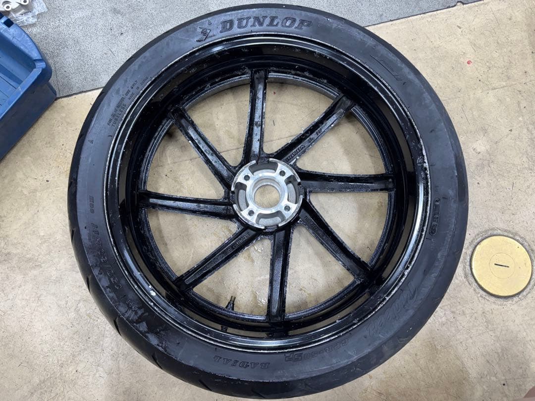 nsr250r mc28 アルミ　リアホイール　17インチ