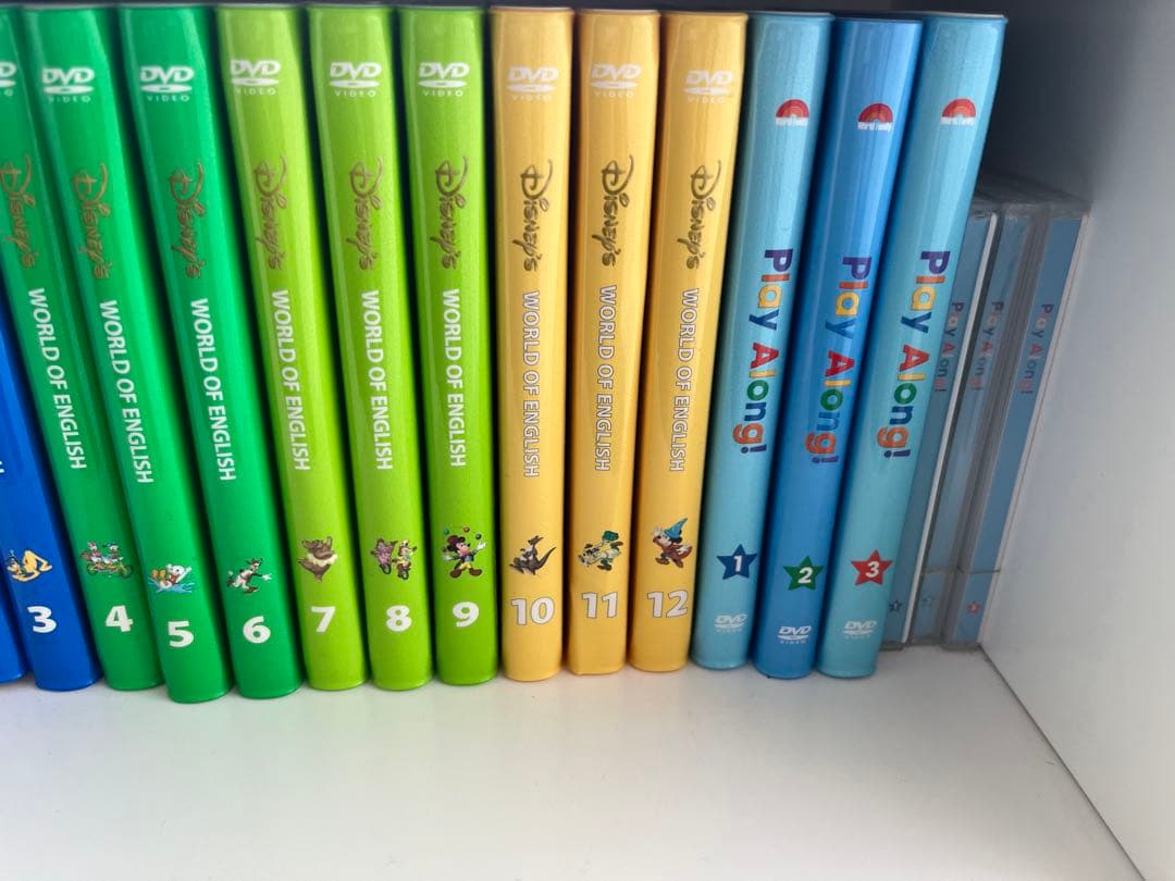 Disney's World of English 絵本セットと知育玩具