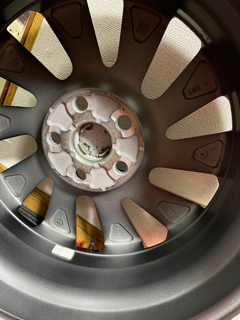 ヴォクシー90．純正ホイール17インチ．1本のみ．