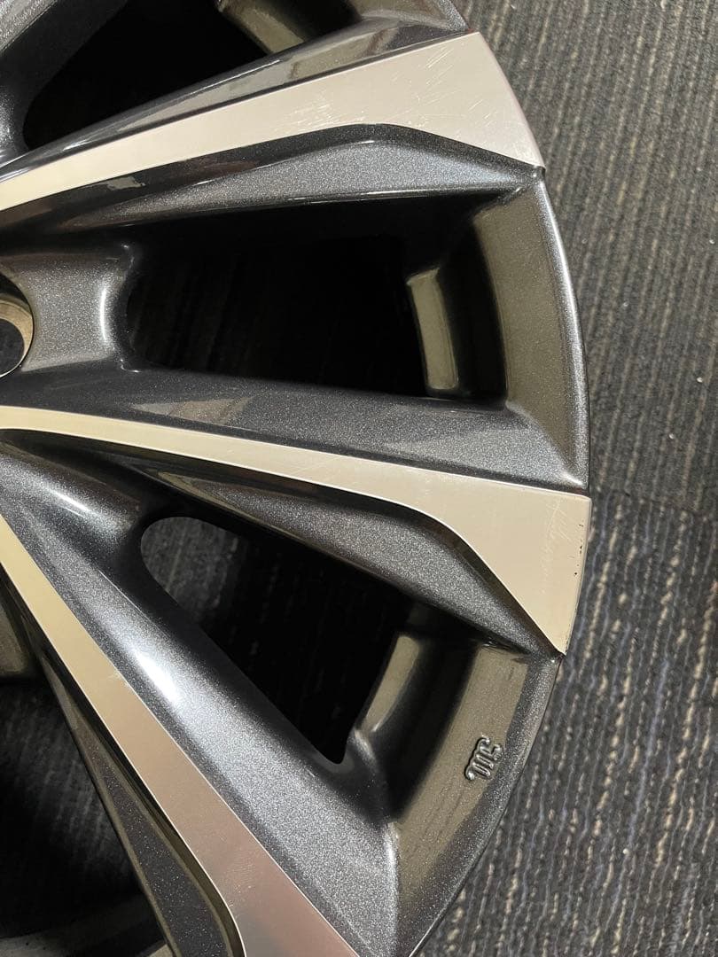 ヴォクシー90．純正ホイール17インチ．1本のみ．