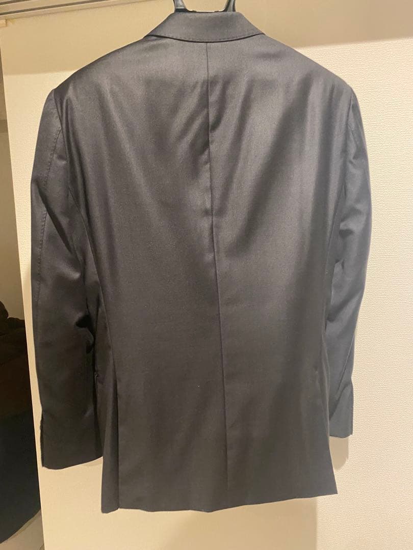 K*様 【ほぼ新品】BOSS ダークグレー ビジネススーツ　セットアップ