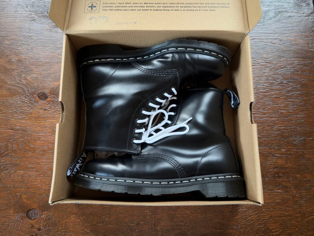 定価の半額 極美品 ドクターマーチン ホワイトステッチ 8 ホール 28cm