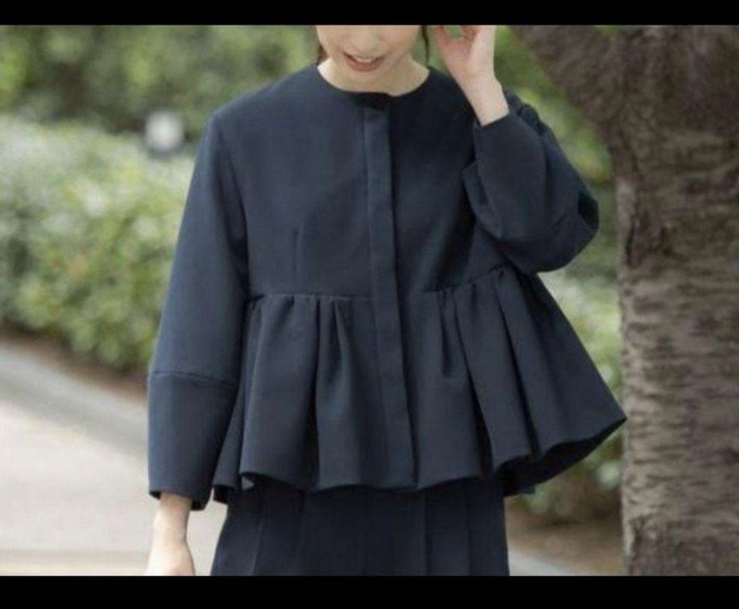 新品 タグ付　SONO ソーノ　ノーカラー　フレア　ジャケット