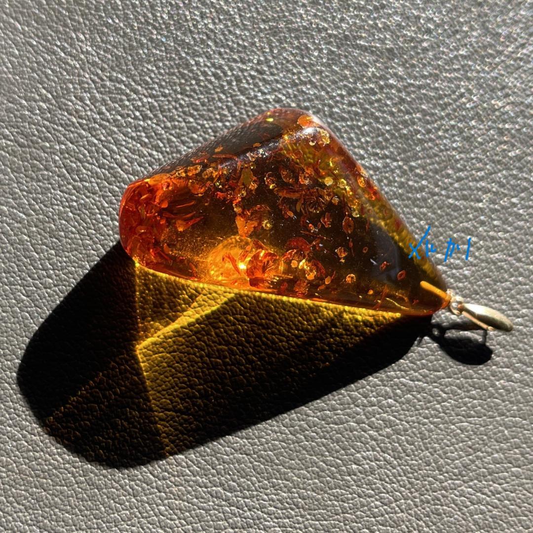 【K18 YG】大粒　琥珀　アンバー　チャーム　K10など