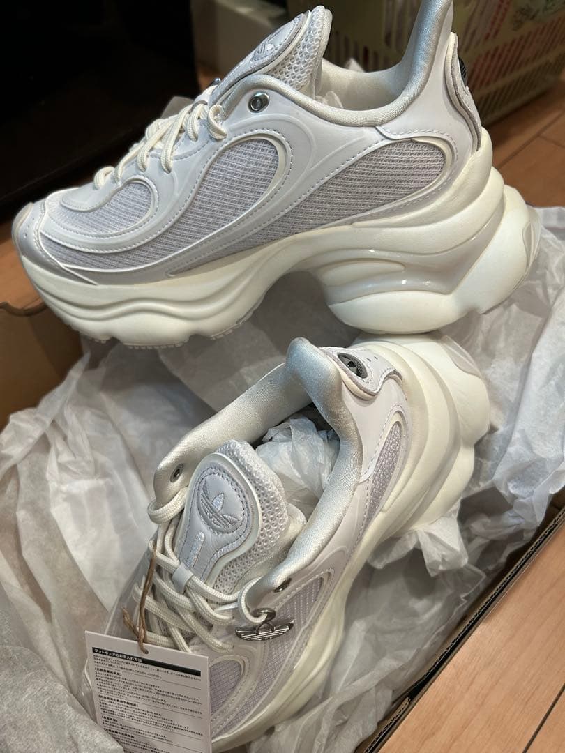 【新品・未使用】アディダス adidas オズヴィーナスOZVENUZ 23