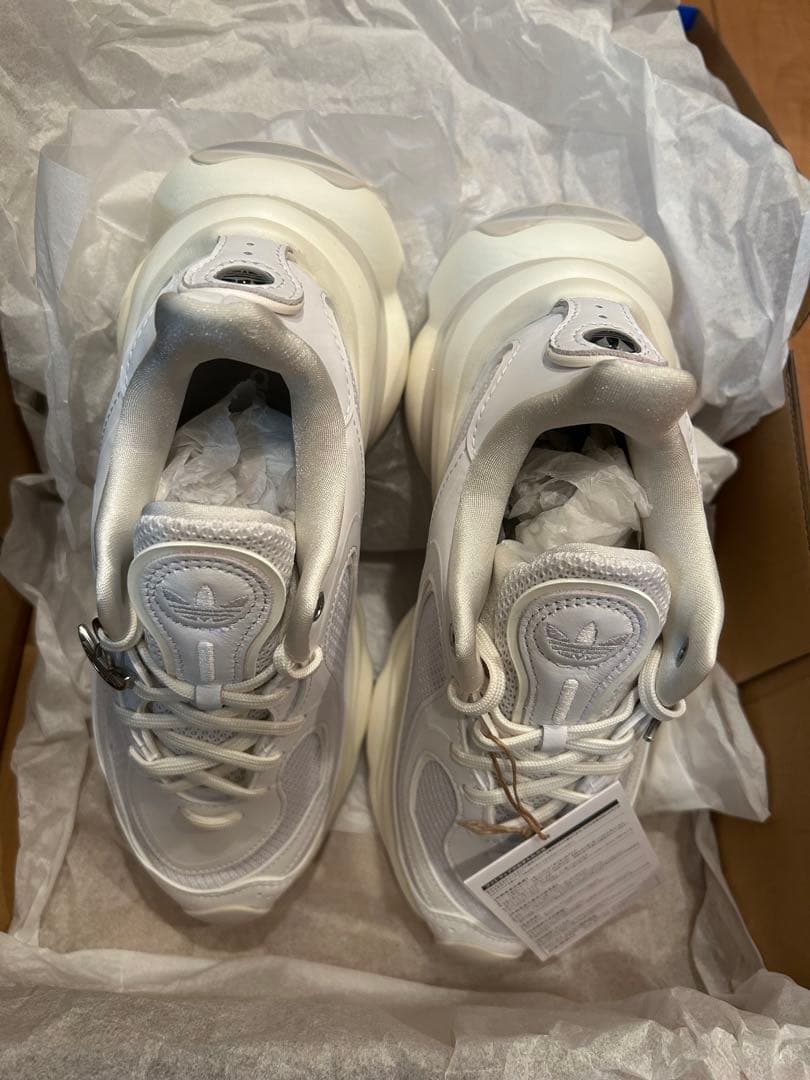 【新品・未使用】アディダス adidas オズヴィーナスOZVENUZ 23