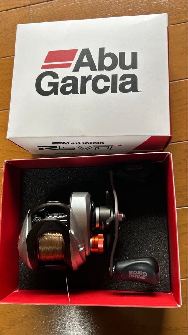 Abu Garcia REVO5XHSLP 右ハンドル ベイトリール ほぼ新品