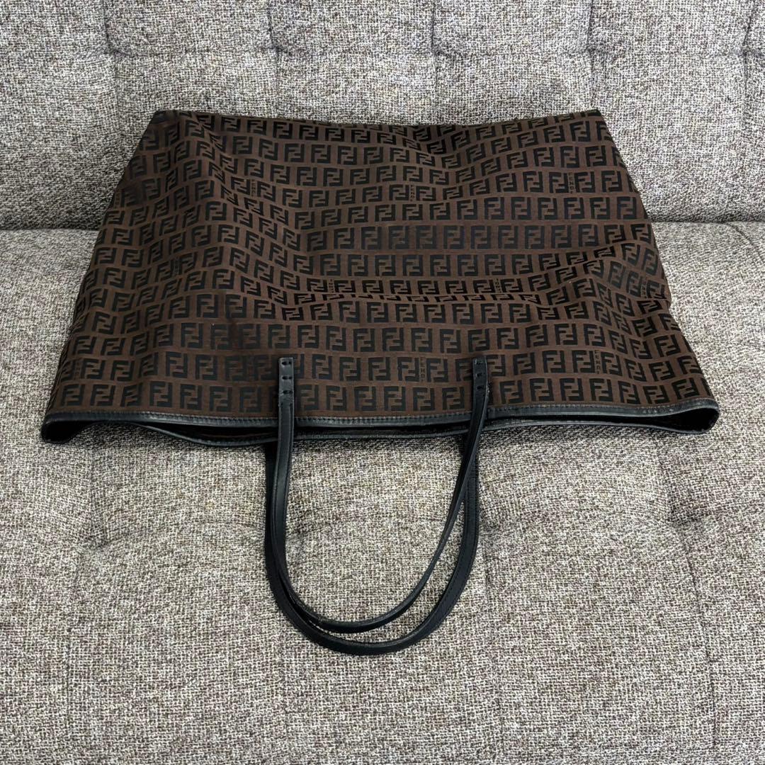 FENDI フェンディ ズッキーノ トートバッグ ブラウン E3