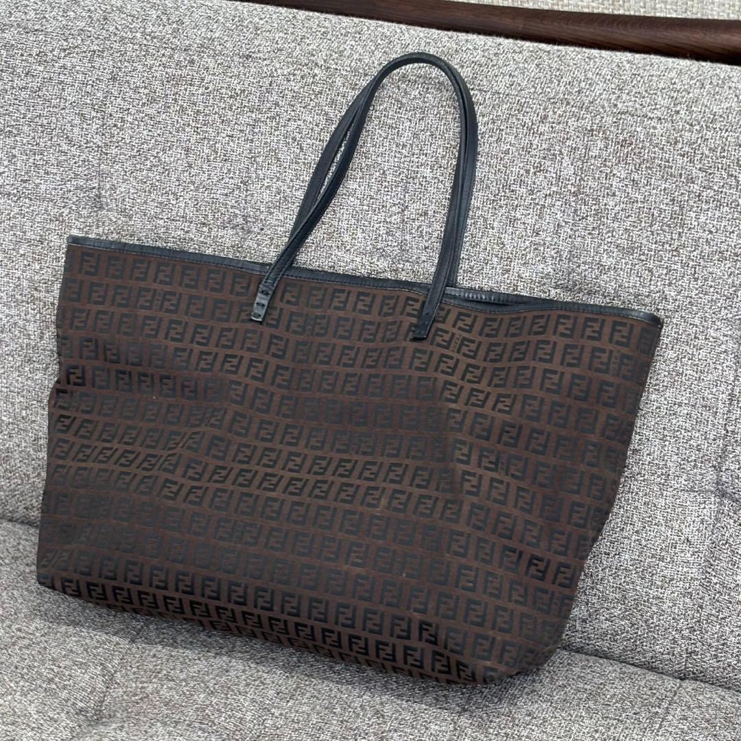 FENDI フェンディ ズッキーノ トートバッグ ブラウン E3