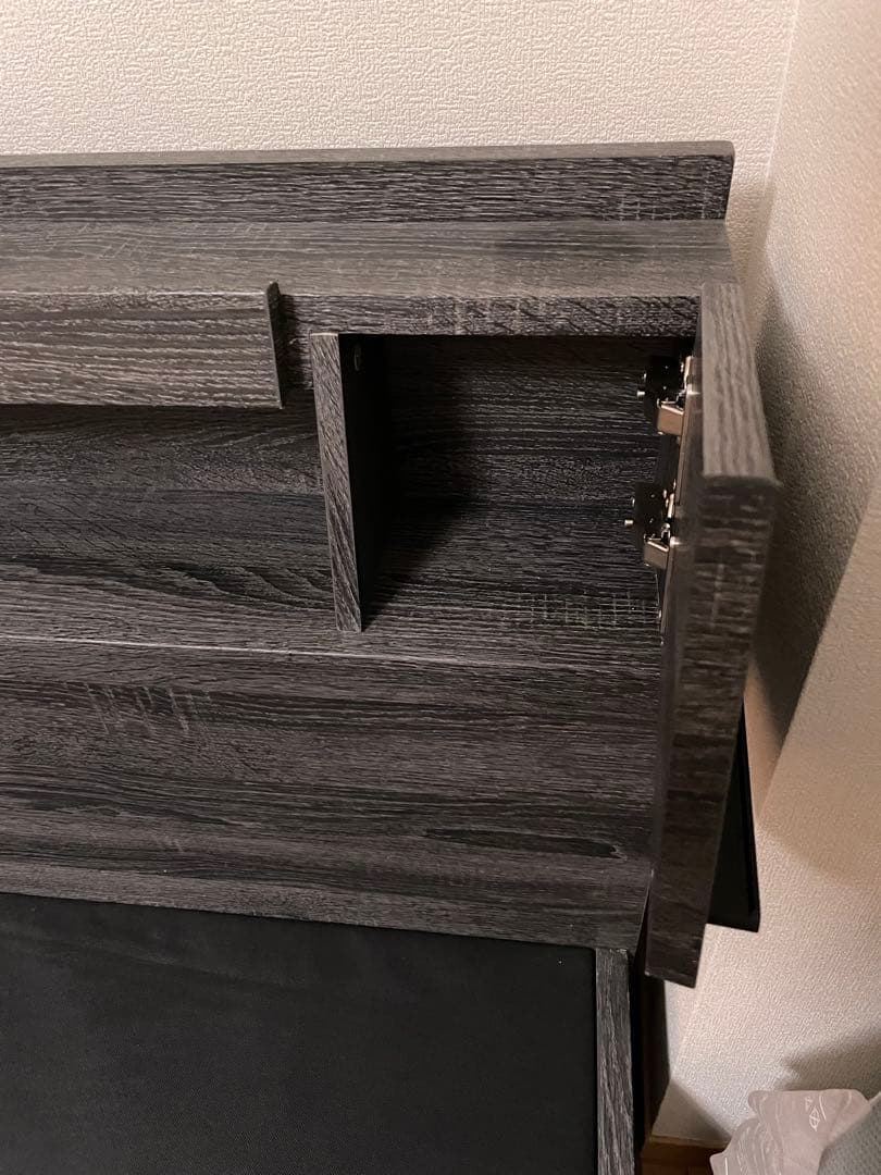 クイーンベッドフレーム ブラックグレー 木目調LED・コンセントUSBポート・棚