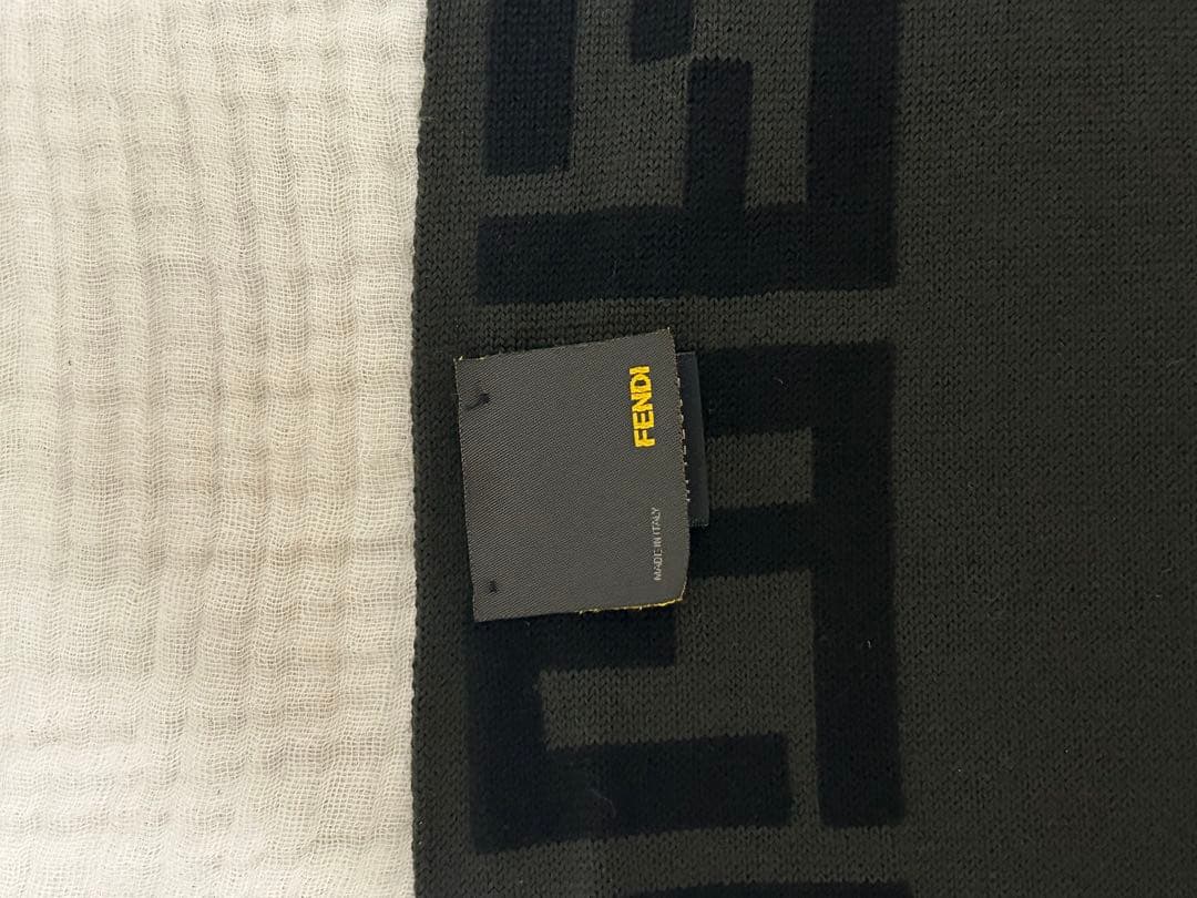 【中古品】FENDI マフラーズッカ柄　ブラック　グレー