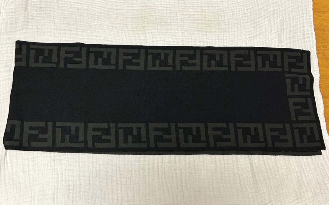 【中古品】FENDI マフラーズッカ柄　ブラック　グレー