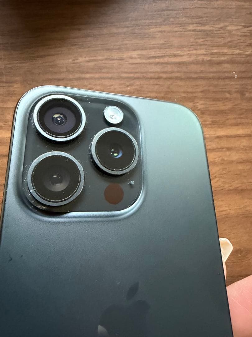 Apple iPhone 15 Pro 本体