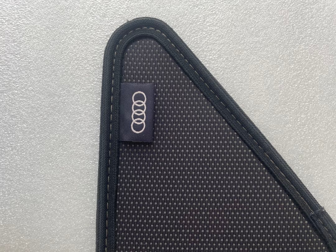 Audi A4 Avant 純正サンシェード