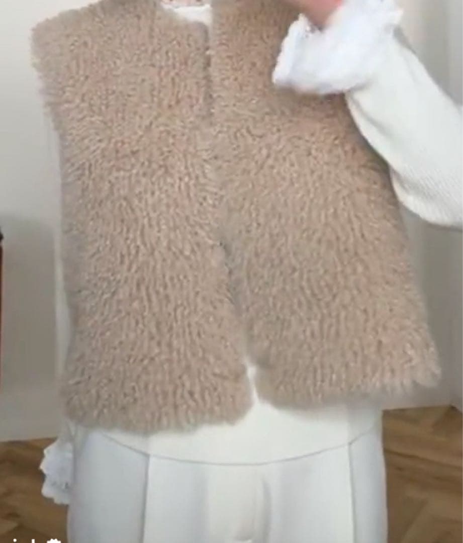 『お値下げ』新品！OHGA ベージュ ファーベスト F