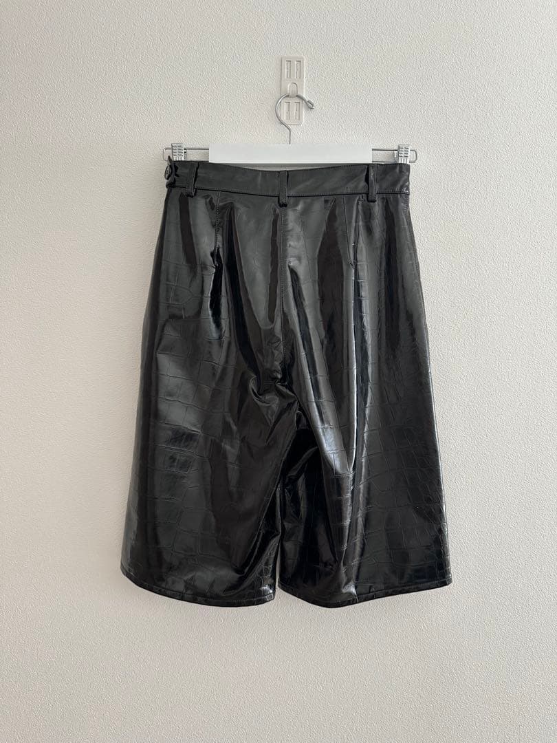 マルジェラ　レザーハーフパンツ