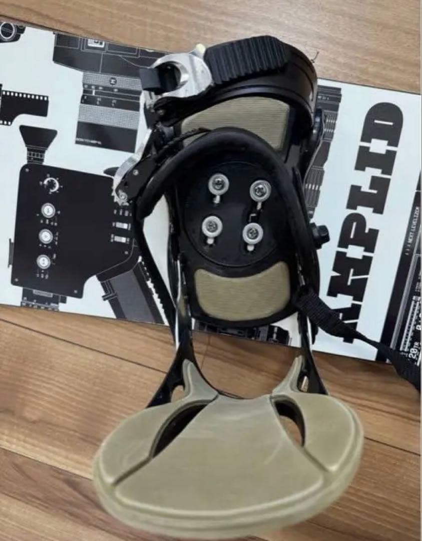 AMPLID AGGRONYM スノボ 板 バインディング付 ケース有