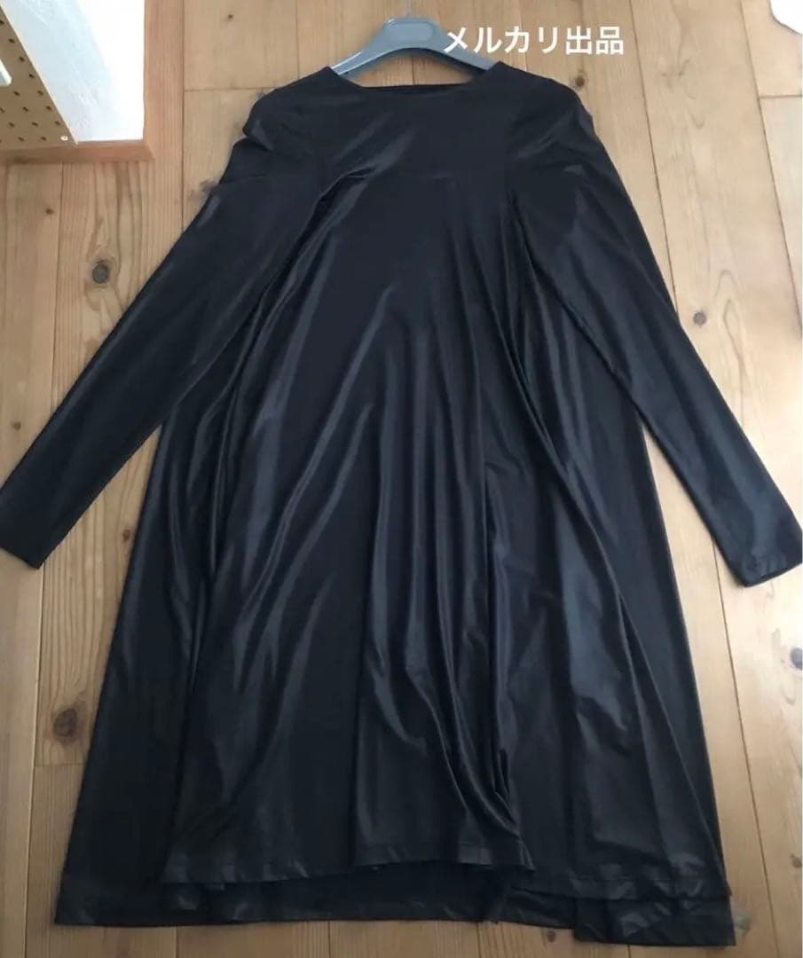 新品タグ付未使用❗️MM6フェイクレザー ワンピースマルジェラ黒 XS