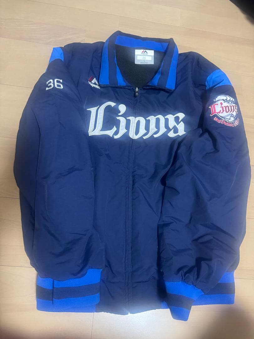 埼玉西武ライオンズ Majestic ウィンドブレーカー厚手実使用