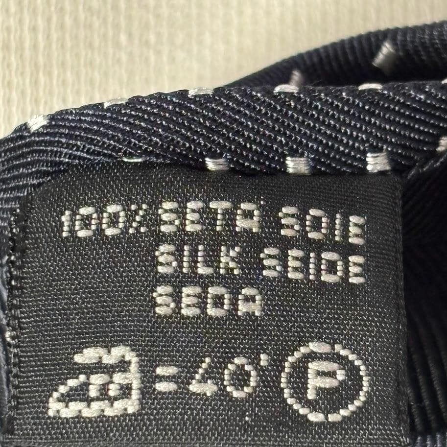 エルメネジルド ゼニア Zegna ジャガード織り・ピンドットタイ・新品タグ付き