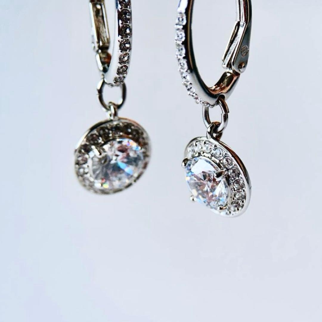【極美品】スワロフスキー Angelic ラウンドカット ドロップピアス